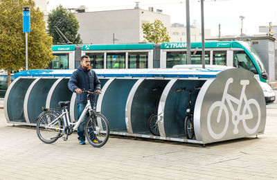 Un dels aparcaments segurs de bicicletes Bicibox